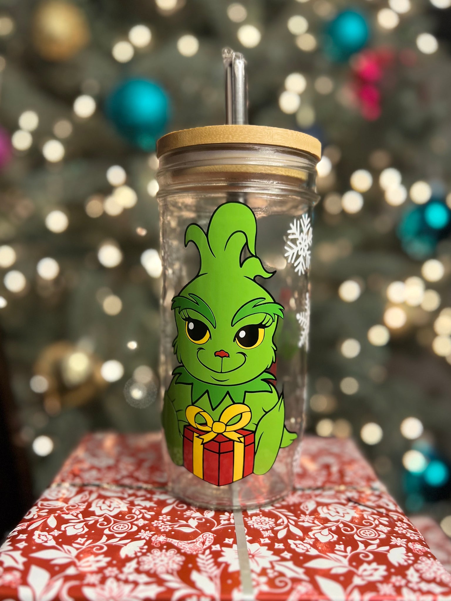 GRINCH tumbler 16 oz Glass Cup | Grumpy Green Man | Grinch Holiday Glass  Cup | Christmas | Grinch | Glass Cup | Bichota